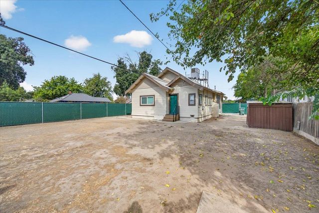 720 E Dudley Avenue, Fresno, CA 93728