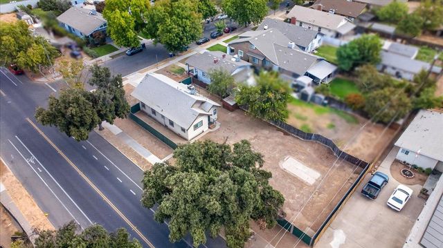 720 E Dudley Avenue, Fresno, CA 93728