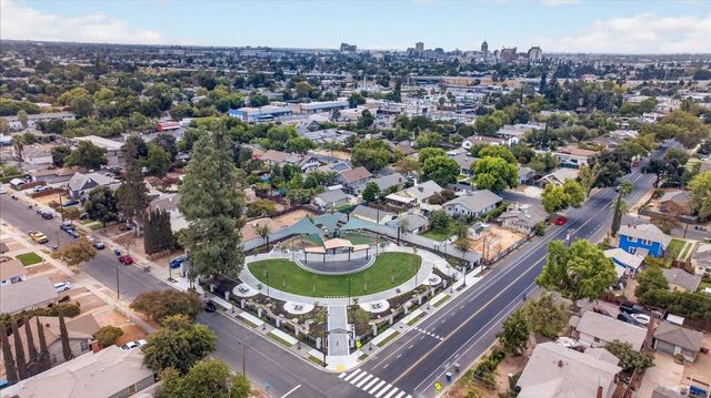720 E Dudley Avenue, Fresno, CA 93728