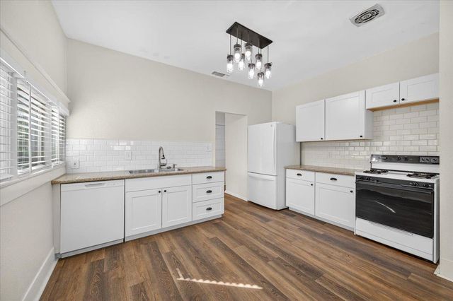 720 E Dudley Avenue, Fresno, CA 93728