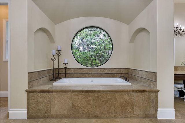 17408 Regatta View DR, Jonestown, TX 78645