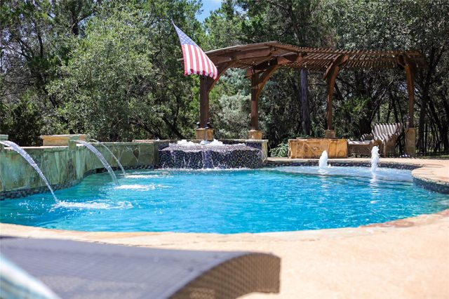 17408 Regatta View DR, Jonestown, TX 78645