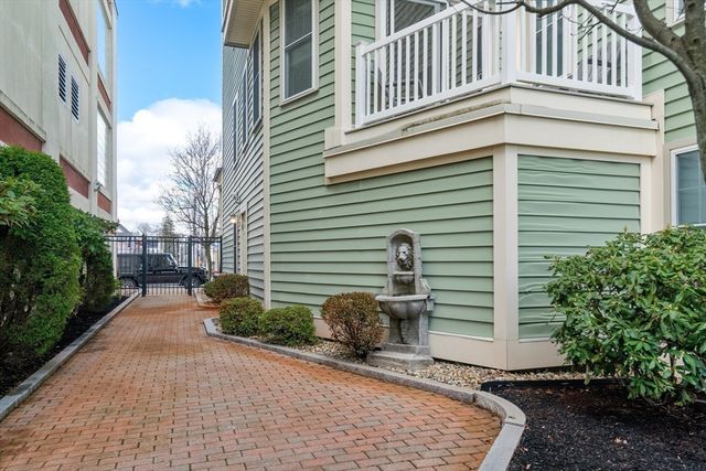 426 Main Street 205, Stoneham, MA 02180