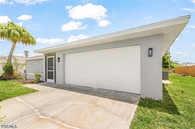 1306 SE 21st LN, Cape Coral, FL 33990