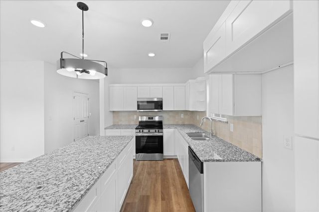 2801 Mount Horum Way, Fort Worth, TX 76105