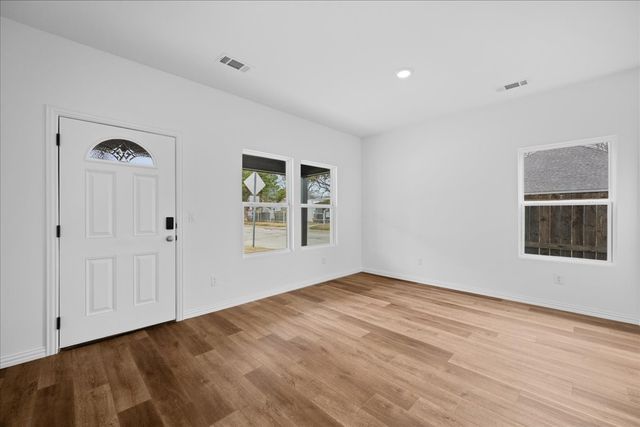 2801 Mount Horum Way, Fort Worth, TX 76105