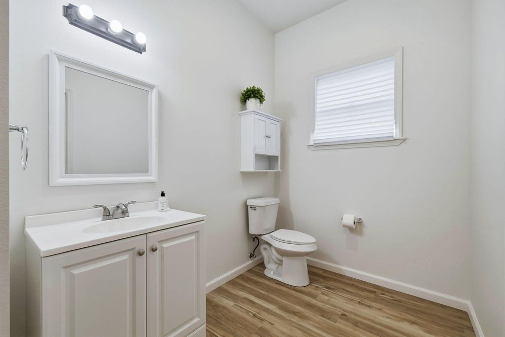 Image 11 of property listing at 2619 Sherwood Way, San Angelo, TX 76901