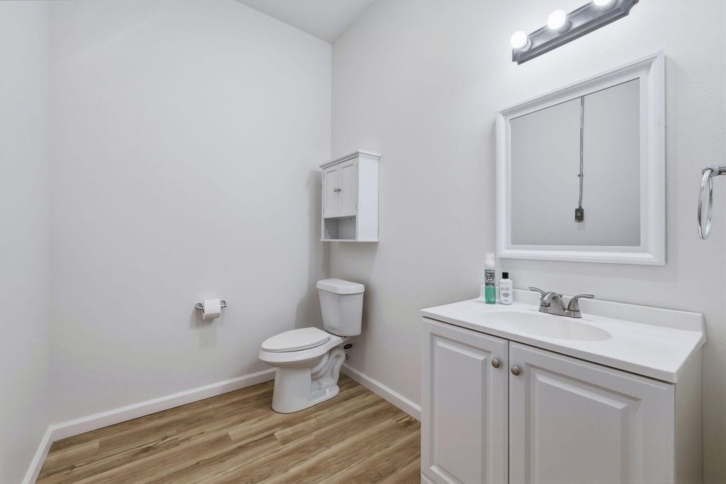 Image 13 of property listing at 2619 Sherwood Way, San Angelo, TX 76901