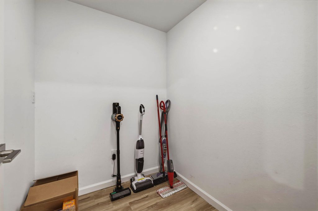 Image 18 of property listing at 2619 Sherwood Way, San Angelo, TX 76901