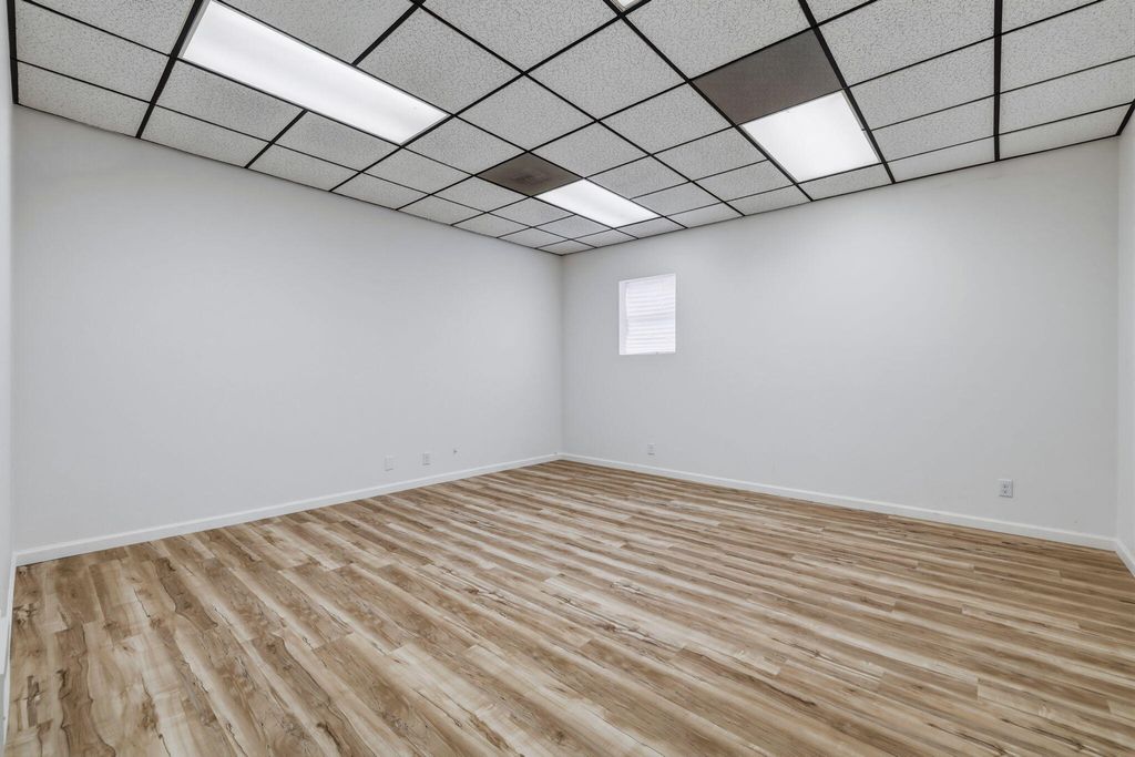 Image 20 of property listing at 2619 Sherwood Way, San Angelo, TX 76901