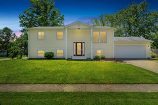 2004 Eisenhower Avenue, Valparaiso, IN 46383