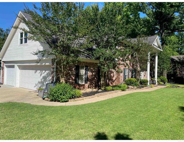 11 Riverwood Place, Maumelle, AR 72113