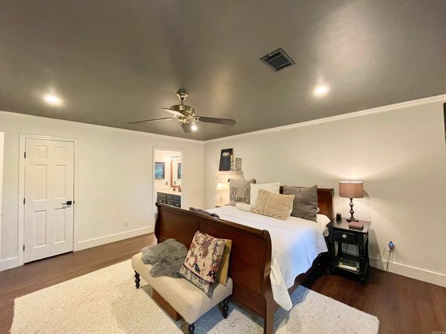 11 Riverwood Place, Maumelle, AR 72113