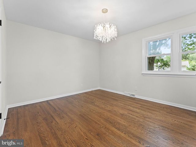 20 ROCKLAND RD, Ewing, NJ 08618