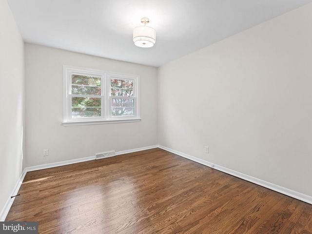 20 ROCKLAND RD, Ewing, NJ 08618