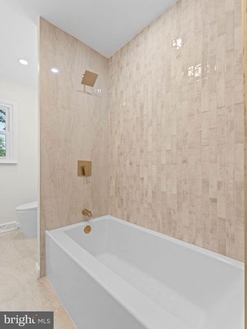 20 ROCKLAND RD, Ewing, NJ 08618