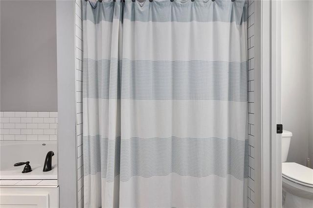 2805 Cedar Place, Tonganoxie, KS 66086