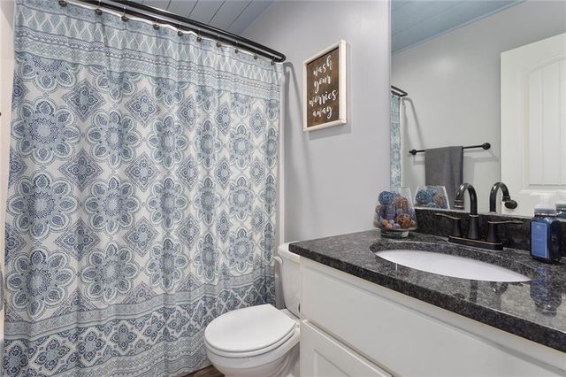 2805 Cedar Place, Tonganoxie, KS 66086