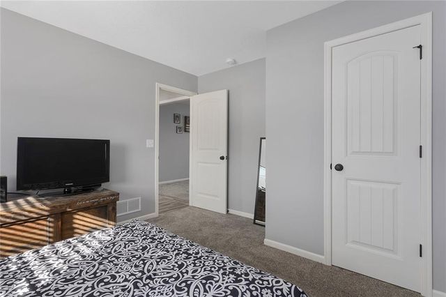 2805 Cedar Place, Tonganoxie, KS 66086