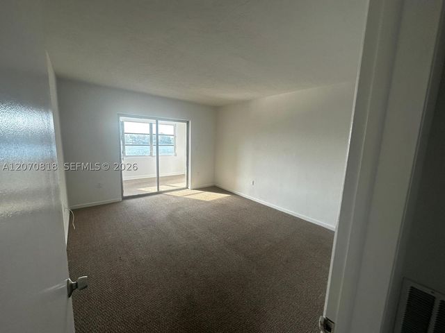 18700 NE 3rd Ct 626, Miami, FL 33179
