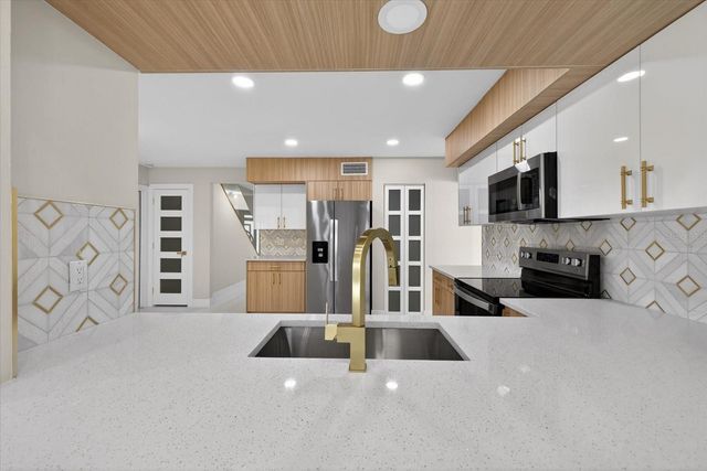 7608 PALMBROOK DRIVE, Tampa, FL 33615