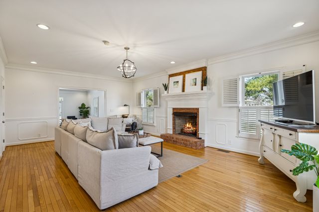 1234 Windsor Dr, Gallatin, TN 37066