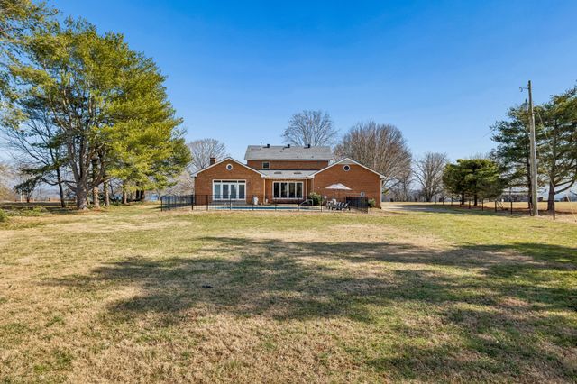 1234 Windsor Dr, Gallatin, TN 37066