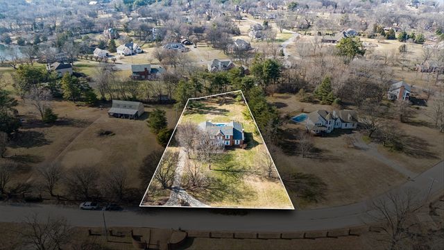 1234 Windsor Dr, Gallatin, TN 37066