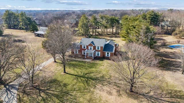 1234 Windsor Dr, Gallatin, TN 37066