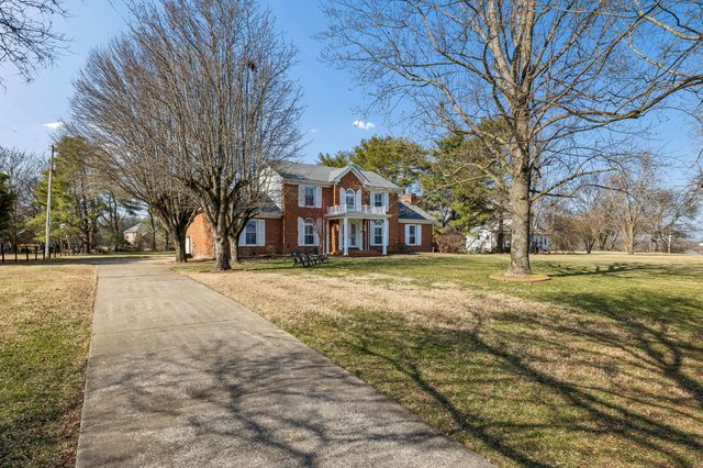 1234 Windsor Dr, Gallatin, TN 37066