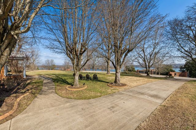 1234 Windsor Dr, Gallatin, TN 37066