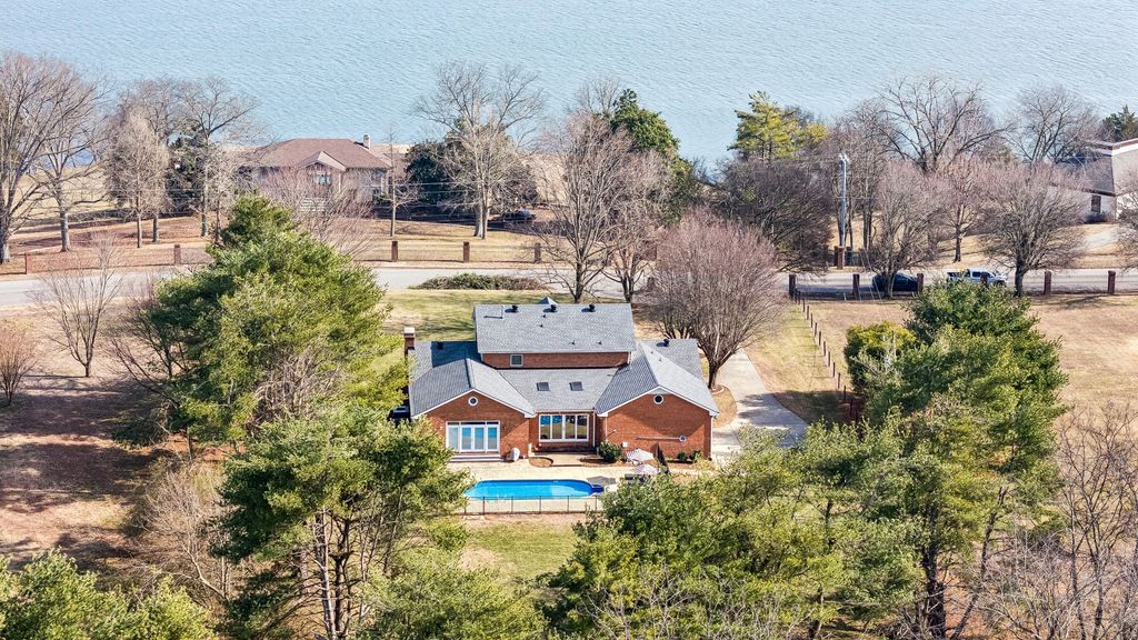 1234 Windsor Dr, Gallatin, TN 37066