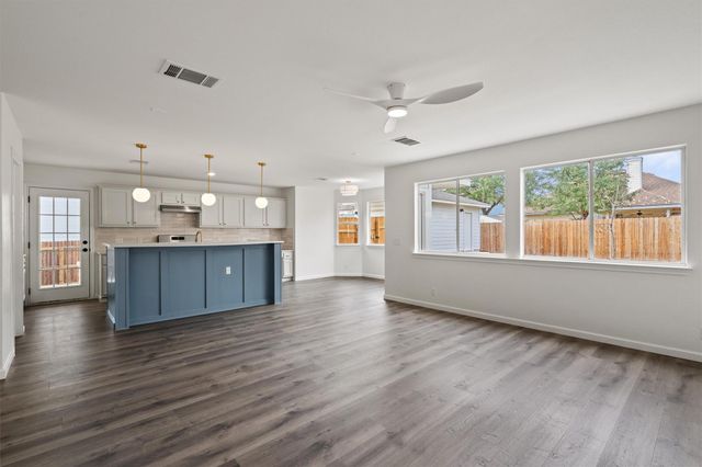 537 Rockhurst ST, Buda, TX 78610