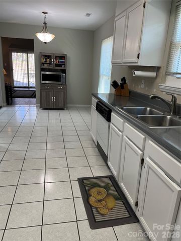 6525 Thamesmead Lane, Mint Hill, NC 28227
