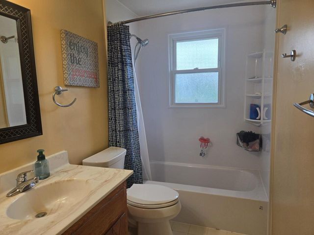 N71W13776 Nicolet COURT, Menomonee Falls, WI 53051
