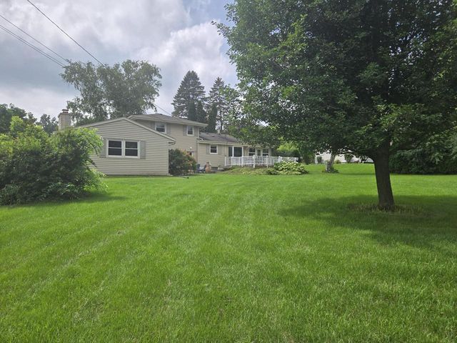 N71W13776 Nicolet COURT, Menomonee Falls, WI 53051