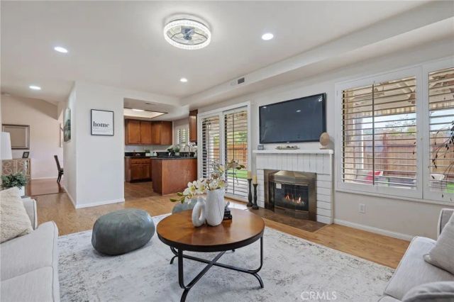 6698 Summerhill Court, Oak Park, CA 91377