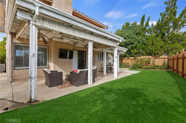 6698 Summerhill Court, Oak Park, CA 91377