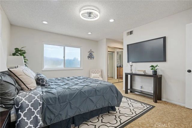 6698 Summerhill Court, Oak Park, CA 91377