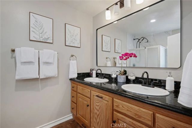 6698 Summerhill Court, Oak Park, CA 91377