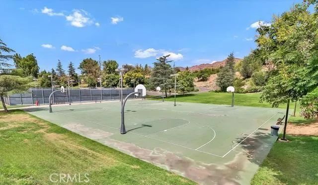 6698 Summerhill Court, Oak Park, CA 91377