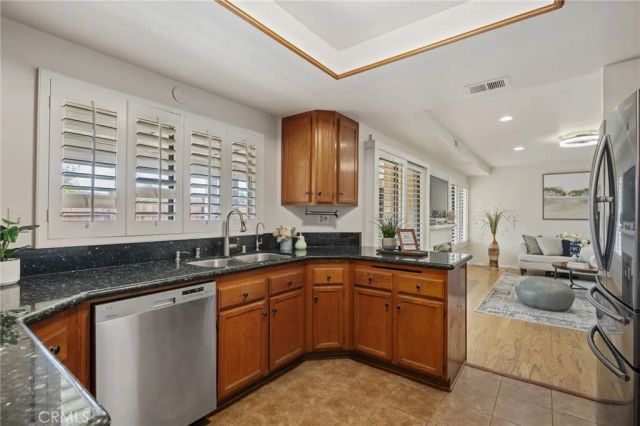 6698 Summerhill Court, Oak Park, CA 91377