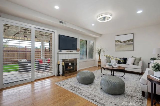 6698 Summerhill Court, Oak Park, CA 91377