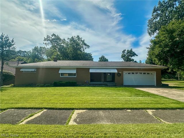 1525 Bellvue Drive, Niles, OH 44446