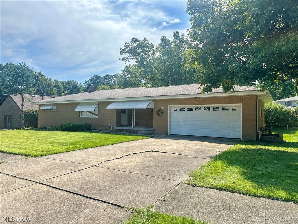 1525 Bellvue Drive, Niles, OH 44446