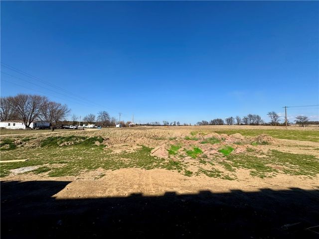 2104 Taylor Orchard Road, Gentry, AR 72734