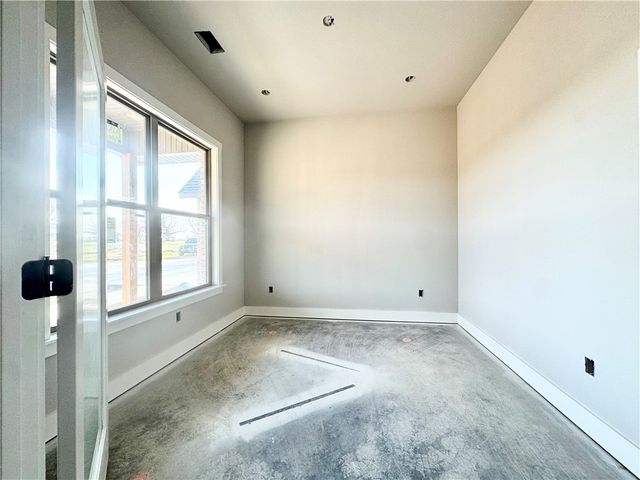 2104 Taylor Orchard Road, Gentry, AR 72734