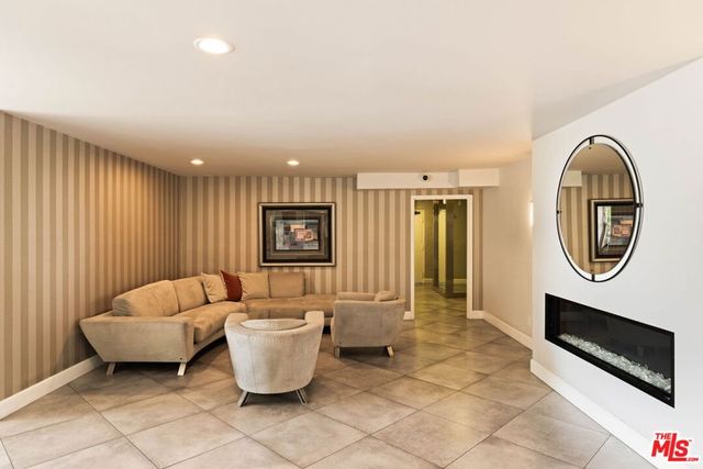 1230 Horn Avenue 419, West Hollywood, CA 90069