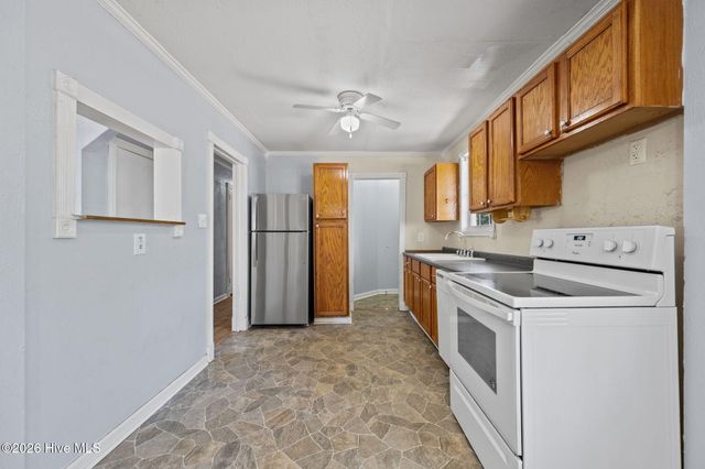 700 Henderson Drive, Jacksonville, NC 28540