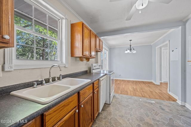 700 Henderson Drive, Jacksonville, NC 28540